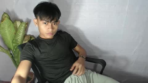 Snapshot of pinoy_palautogxxx chatting on March 3, 2:23 pm pinoy_palautogxxx online show from March 3, 2:23 pm