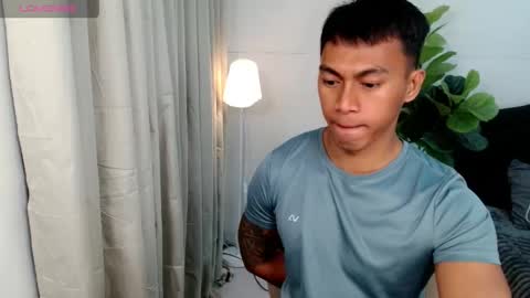 Snapshot of pinoymilker chatting on June 5, 10:10 am ethan online show from June 5, 10:10 am