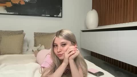 piperxraee online show from April 14, 1:33 am