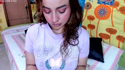 Snapshot of pipeshowtime chatting on November 7, 3:56 pm VALENTINA y PIPE online show from November 7, 3:56 pm