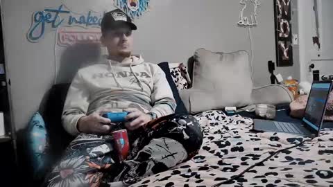 Snapshot of pippylongdickin chatting on February 24, 7:56 pm pippylongdickin online show from February 24, 7:56 pm
