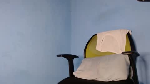 Snapshot of pirata_privado chatting on May 22, 5:25 am pirata_privado online show from May 22, 5:25 am