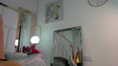 Snapshot of pirlywild chatting on May 19, 2:01 pm Pirly online show from May 19, 2:01 pm