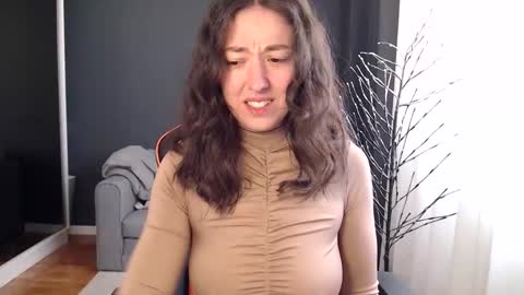 Snapshot of piscesgirl06 chatting on April 23, 4:35 am piscesgirl06 online show from April 23, 4:35 am