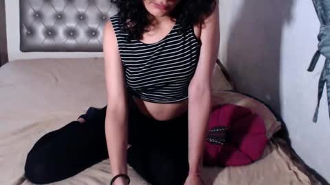 Snapshot of piscis_dreams chatting on May 12, 10:40 pm PiscisDreams online show from May 12, 10:40 pm
