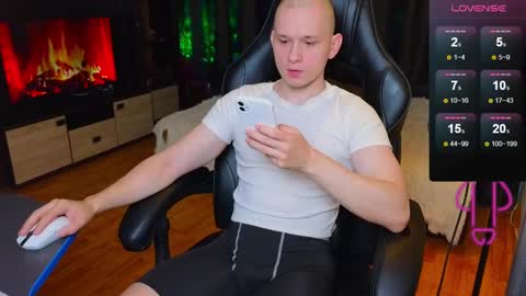 STRONGBEAUTY online show from January 3, 11:23 pm