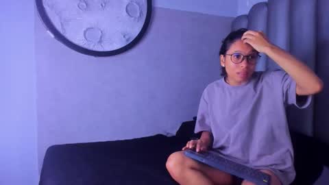 pitufa__ online show from January 6, 7:28 pm