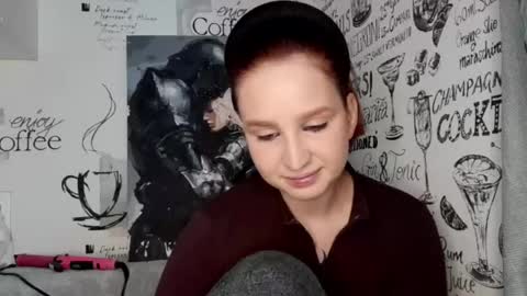 Caroline online show from May 5, 2:36 pm