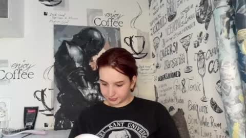 Caroline online show from May 7, 2:33 pm
