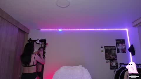 pixie online show from December 4, 2:53 am