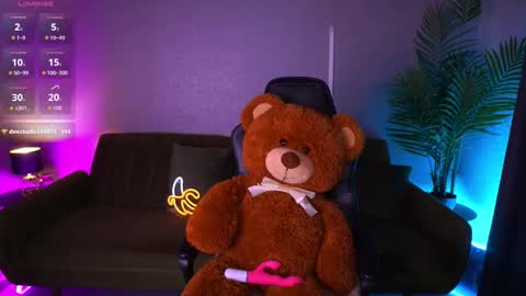 Snapshot of pixiepeachh chatting on December 17, 3:18 pm pixiepeachh online show from December 17, 3:18 pm