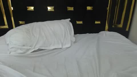 pixietease1 online show from February 14, 6:37 pm