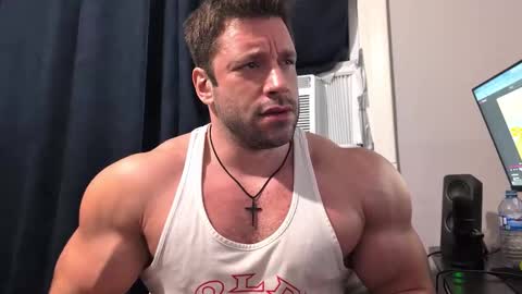 pizza_biceps online show from January 17, 4:28 am