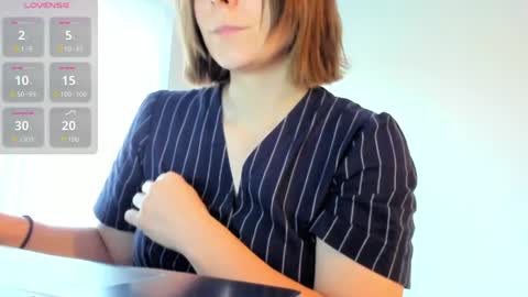 Horny Cats who Want Pizza online show from July 10, 12:59 am