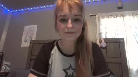 Snapshot of pizzedwife chatting on April 17, 6:11 pm pizzedwife online show from April 17, 6:11 pm