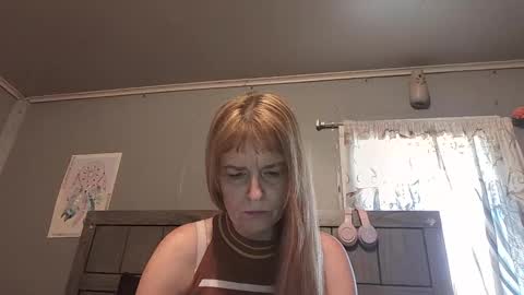 Snapshot of pizzedwife chatting on April 21, 5:39 pm pizzedwife online show from April 21, 5:39 pm