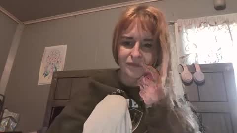 Snapshot of pizzedwife chatting on April 26, 3:32 pm pizzedwife online show from April 26, 3:32 pm