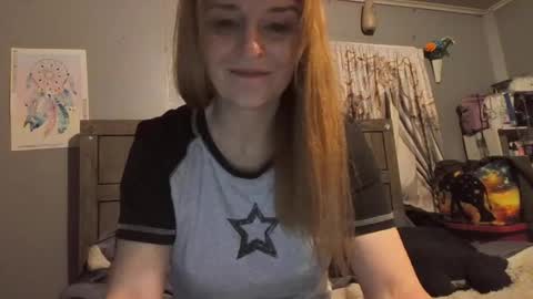 Snapshot of pizzedwife chatting on May 5, 3:03 am pizzedwife online show from May 5, 3:03 am