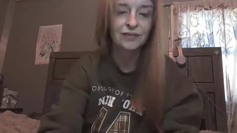 Snapshot of pizzedwife chatting on May 7, 12:43 pm pizzedwife online show from May 7, 12:43 pm