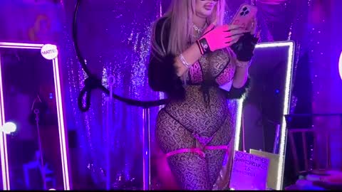 Dumb bimbo fuck doll online show from January 26, 10:55 am