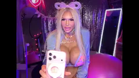 Snapshot of plasticfuckdoll chatting on May 2, 1:43 am Dumb bimbo fuck doll online show from May 2, 1:43 am