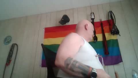 Snapshot of playboychas chatting on April 19, 11:29 pm chaz online show from April 19, 11:29 pm