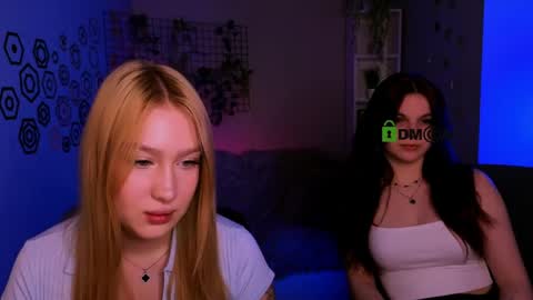 Snapshot of playful_sophie chatting on April 25, 7:22 pm Sophie online show from April 25, 7:22 pm