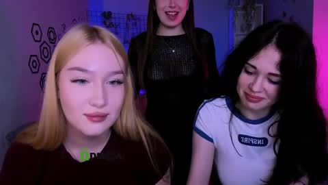 Snapshot of playful_sophie chatting on April 26, 7:22 pm Sophie online show from April 26, 7:22 pm
