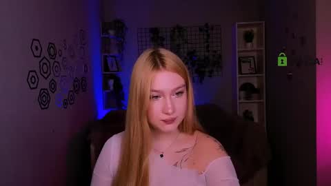 Snapshot of playful_sophie chatting on May 3, 7:31 pm Sophie online show from May 3, 7:31 pm