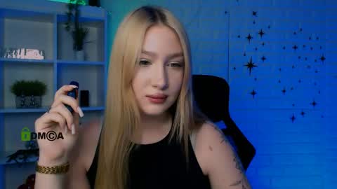 Snapshot of playful_sophie chatting on May 26, 7:21 pm Sophie online show from May 26, 7:21 pm