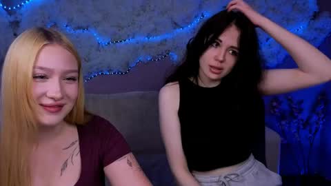 Snapshot of playful_sophie chatting on May 30, 7:11 pm Sophie online show from May 30, 7:11 pm