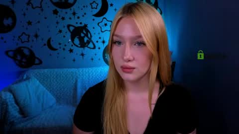 Snapshot of playful_sophie chatting on June 2, 7:27 pm Sophie online show from June 2, 7:27 pm