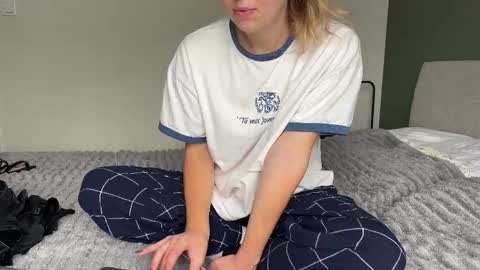 call me Sara  my ONLYFANS  online show from October 17, 11:46 am