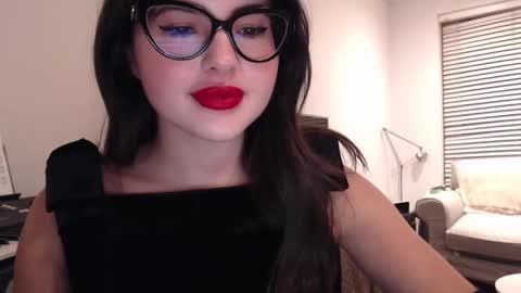 Mary online show from December 24, 8:05 pm