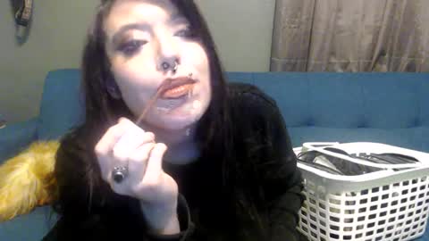 pleasantdinosaurus7537 online show from November 18, 2:43 pm