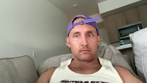 Snapshot of pleasantlysurprise chatting on July 4, 1:01 am pleasantlysurprise online show from July 4, 1:01 am