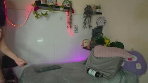 Jessi Alex online show from May 20, 11:38 am