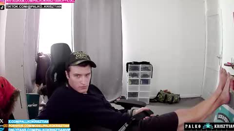 plkrisztian online show from February 3, 12:43 pm