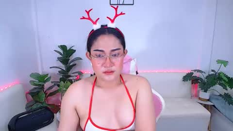 Ploysai online show from October 30, 2:07 pm