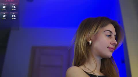 Snapshot of plump_bums chatting on October 3, 2:41 am Ari online show from October 3, 2:41 am