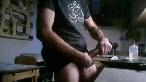 Snapshot of plus84u chatting on January 9, 3:48 pm Fratzz online show from January 9, 3:48 pm