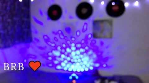   online show from December 17, 2:01 am