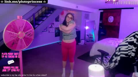 Snapshot of plutoprincess69 chatting on May 10, 7:57 am Pluto Princess online show from May 10, 7:57 am