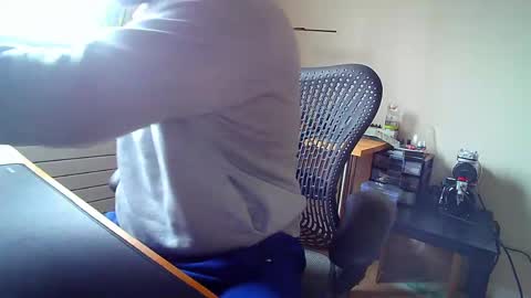 Snapshot of poazergg95 chatting on May 4, 7:15 am poazergg95 online show from May 4, 7:15 am