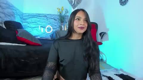 Snapshot of pocahontas921 chatting on February 20, 8:53 pm Emi online show from February 20, 8:53 pm