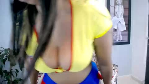 Snapshot of pocahontas_mcry chatting on June 23, 7:12 pm pocahontas online show from June 23, 7:12 pm