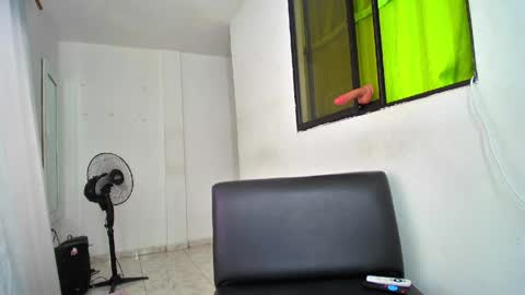 Snapshot of pocahontas_prinsce chatting on April 19, 6:10 pm Nikole online show from April 19, 6:10 pm