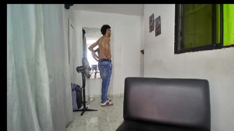 Snapshot of pocahontas_prinsce chatting on May 26, 11:23 pm Nikole online show from May 26, 11:23 pm