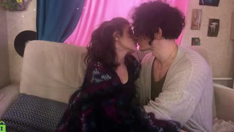 Cute Sofia and Handsome Richy online show from May 16, 4:53 am