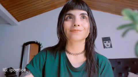 Snapshot of poeeticaa_ chatting on December 18, 8:36 pm IG ipoetica online show from December 18, 8:36 pm